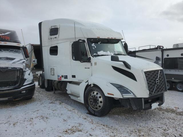  Salvage Volvo Vn