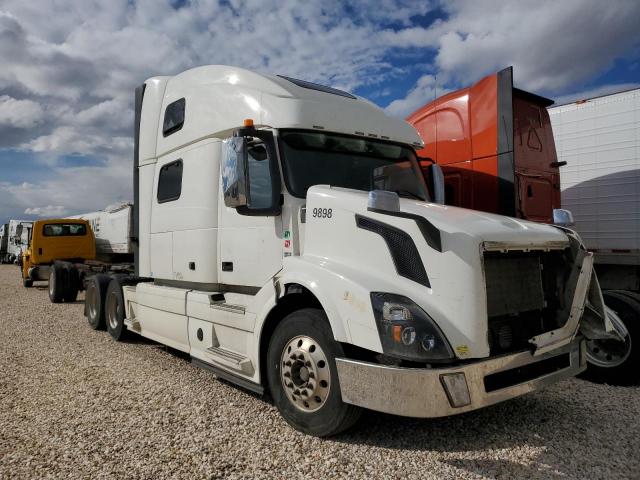  Salvage Volvo Vn