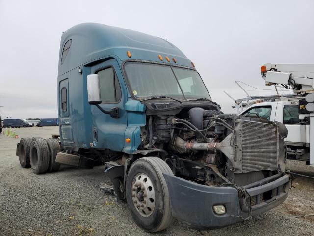  Salvage Freightliner Cascadia 1