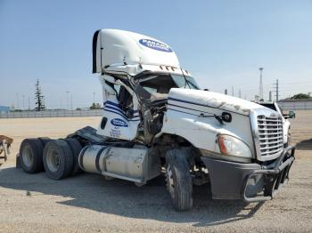  Salvage Freightliner Cascadia 1