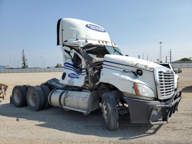  Salvage Freightliner Cascadia 1