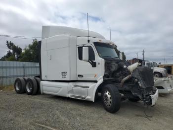  Salvage Peterbilt 579