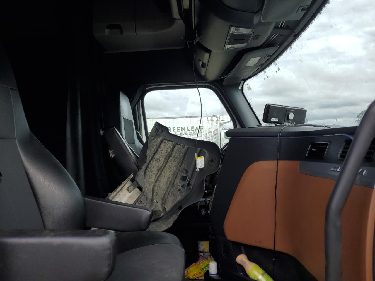 Freightliner Cascadia 1 Image 6