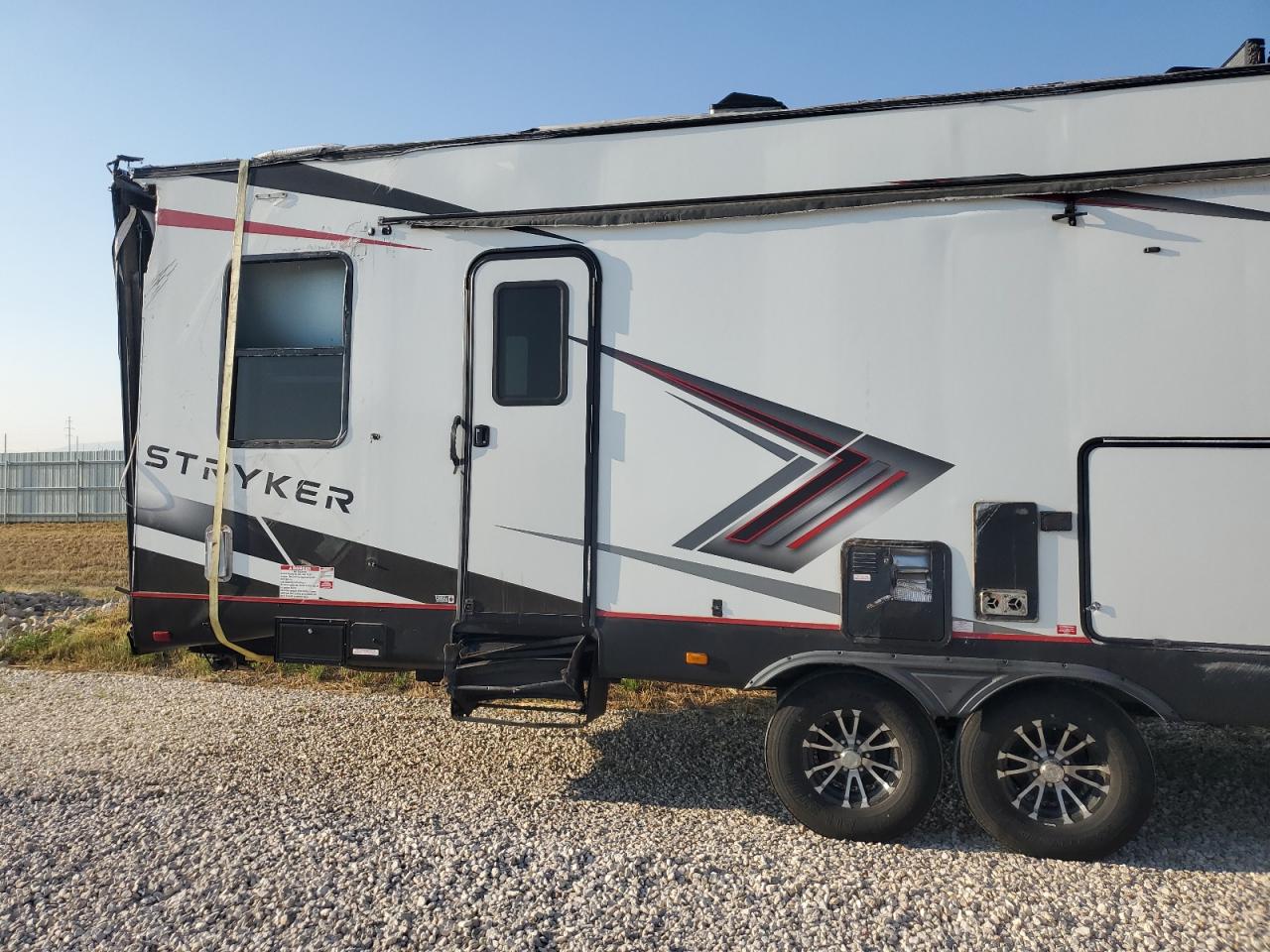 Crus Stryker Image 7