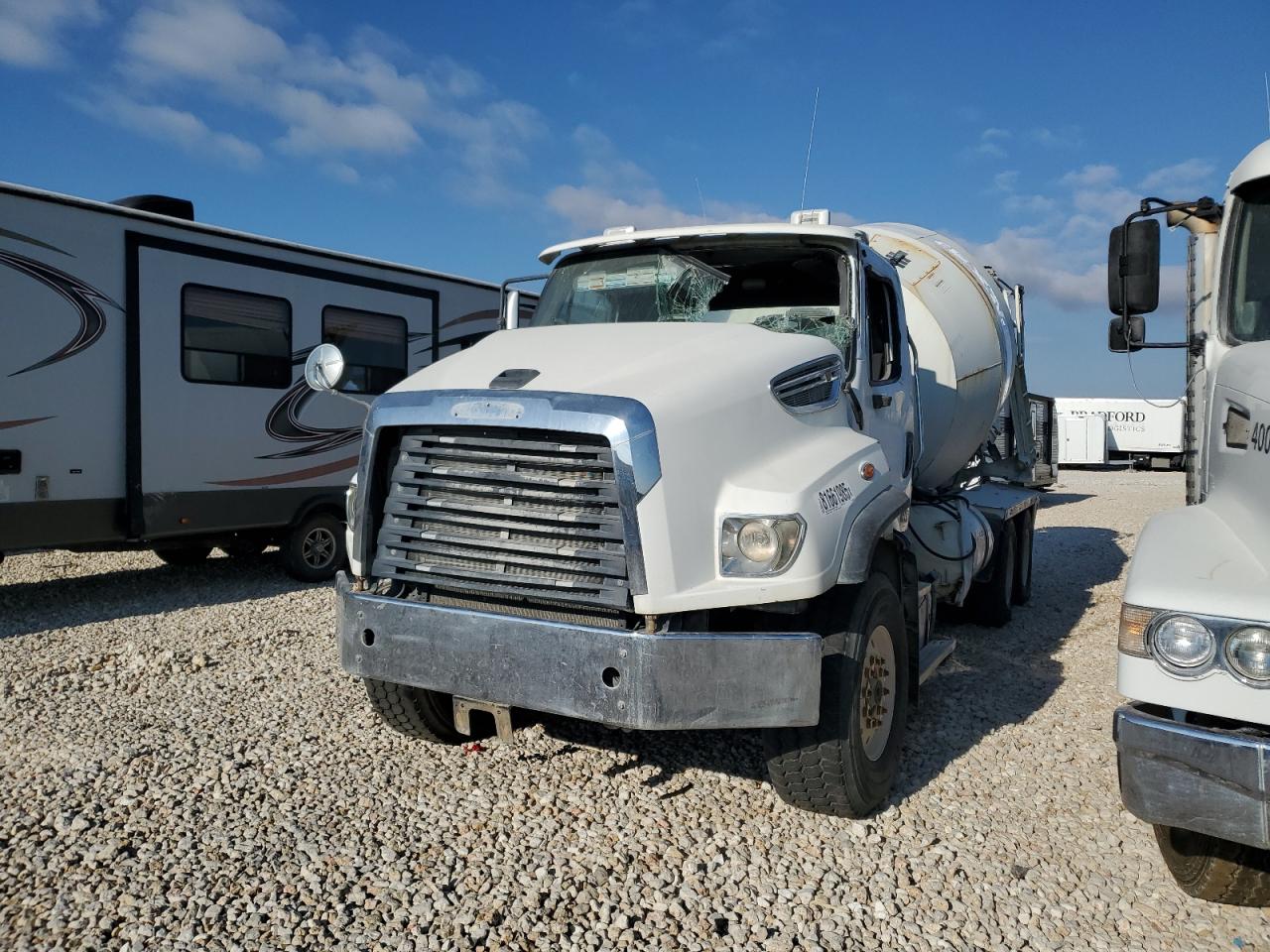 Freightliner 114sd Image 2