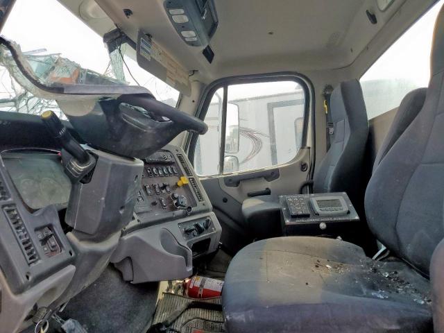 Freightliner 114sd Image 7